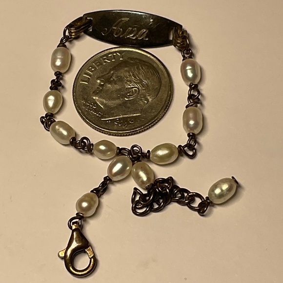 Vintage Sterling Silver Petite pearl Stationed Name Bracelet. Inscribed AVA - Picture 4 of 6